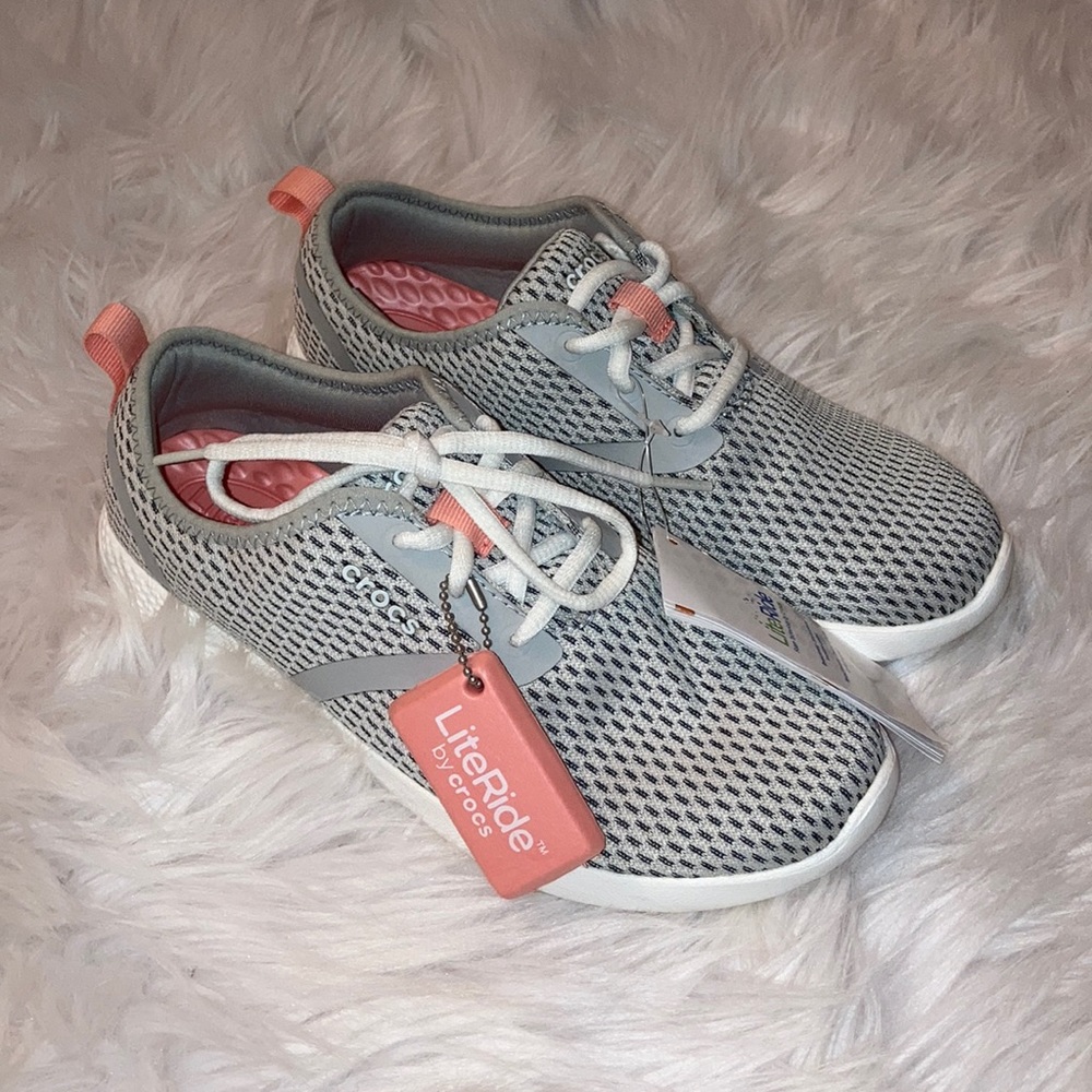 NWT Women’s CROCS Sneakers